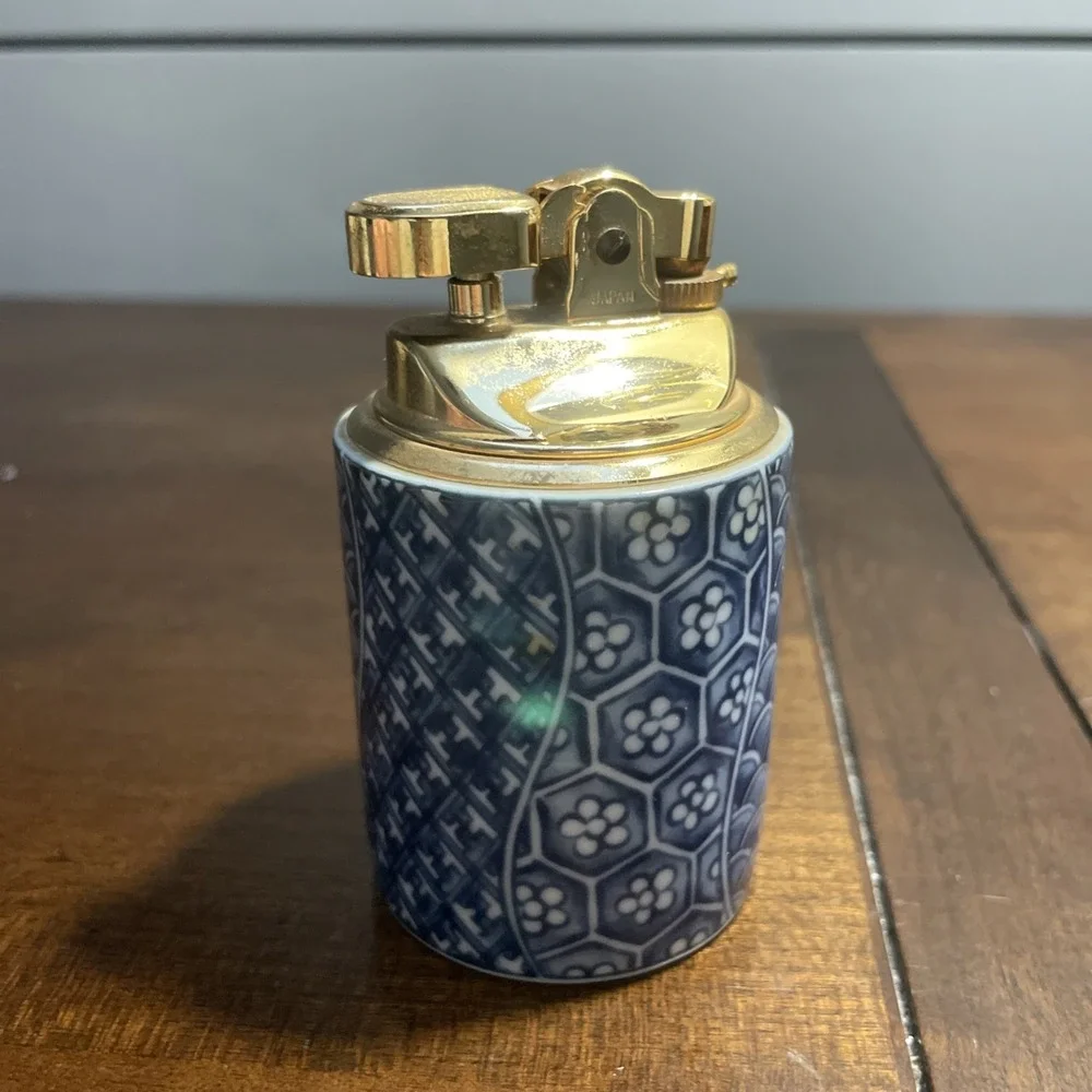 RARE PORCELAIN PENGUIN LIGHTER MANN JAPAN -KUTANI/SEIGAIHA